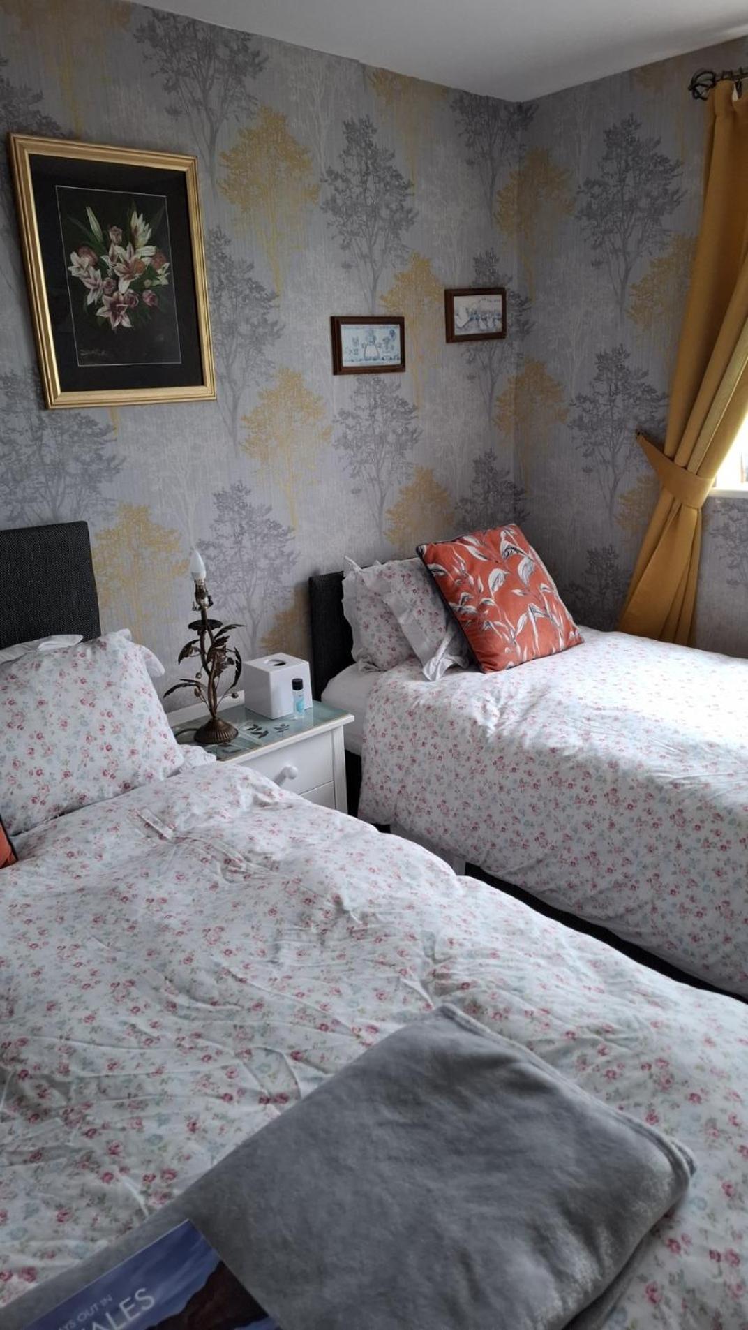 Sportsmans Lodge Bed And Breakfast Amlwch Δωμάτιο φωτογραφία